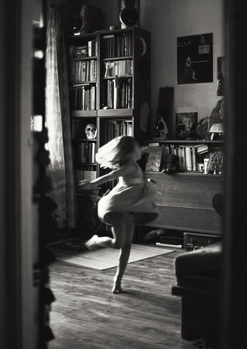 Fernand83213961's tweet photo. Mi mejor compañera de baile. 💖 No hay nada que me llene más el corazón que ver a mi hija feliz y compartir con ella la música que tanto amo. #Bailando #MamáEHija #Familia https://t.co/B3pJzd1bxa