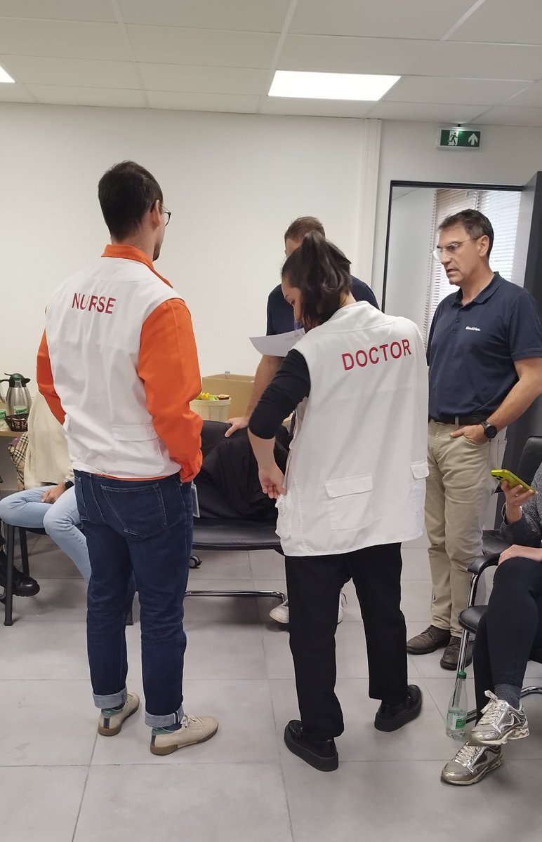 Europ Assistance réalise près de 11 000 #rapatriements par an, dont plus de 1 200 avec escorte médicale.

Cette activité exige rigueur et réactivité : nos médecins et infirmiers suivent chaque année une formation en médecine aéronautique avec <a href="/AirlecAmbulance/">Airlec.Ambulance</a>.

#youlivewecare
