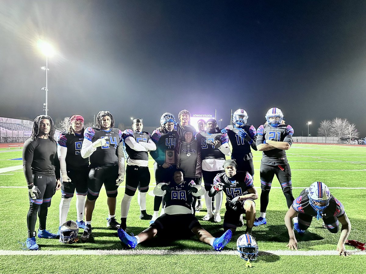 Erin Ellis 📚📝💙❤️ tweet media