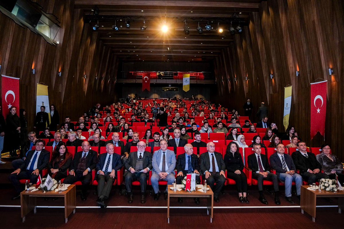 Kaymakamımız Sayın Abdullah Atakan Atasoy, ilçemizde eğitim veren 
İstanbul Ticaret Üniversitesi ev sahipliğinde düzenlenen; Türkiye Büyük Millet Meclisi 25. Başkanı ve Eski Başbakan Yardımcısı Sayın Cemil Çiçek’in “Geçmişten Geleceğe Yönetim Anlayışı” başlıklı konferansa