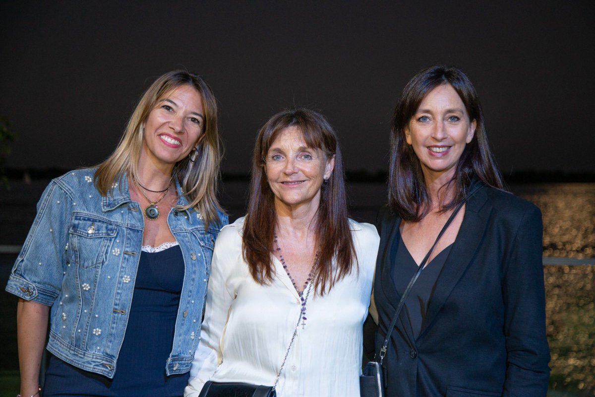 PressGrouppr's tweet photo. Desde Press Group tuvimos el placer de acompañar a la artista plástica Myrian Barcia en la organización del vernissage y en la gestión de prensa de su muestra Renacer, realizada en Salones Puerto Norte, Rosario. https://t.co/O1UCt4DQpD