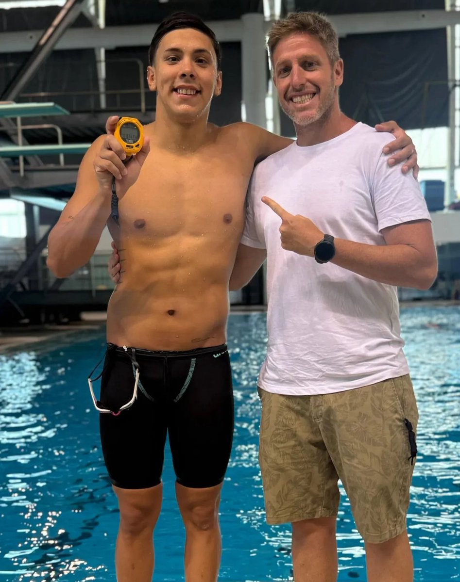 🔥 Logro similar para Lucas Alba en los 800 m. Libre del Argentino Open en Cenard. 

🤯 ¡Hizo los 800 m. Libre en 7m57s92! ¡La TERCERA MEJOR MARCA DE LA HISTORIA ARGENTINA! 

📝 El pupilo de <a href="/DamianBlaum/">Damián Blaum</a> quedó a 0s32 del Récord Argentino de <a href="/Martin_Naidich/">Martin Naidich</a> reinante desde hace 12