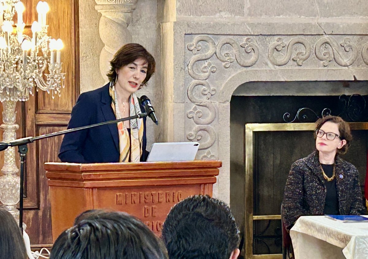 Laura Melo tweet media