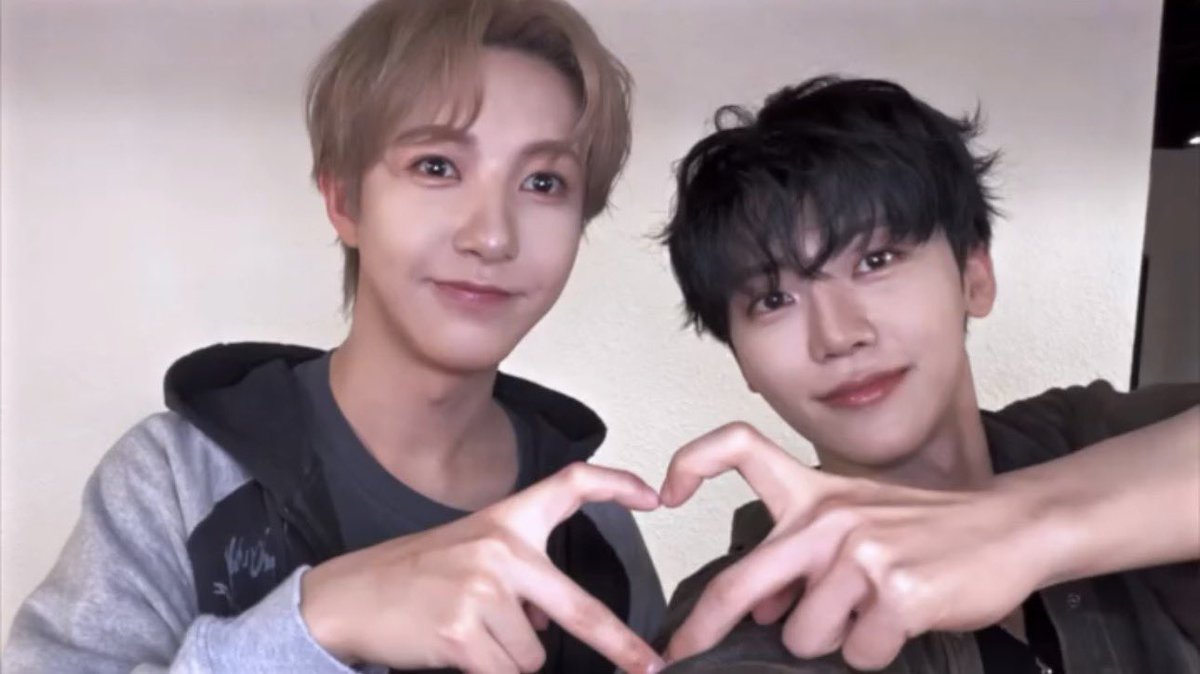 jaewinbfs's tweet photo. gaslit back into love

• jaemren / renmin❤️✨
• 7.1k words
• exes to lovers, getting back together, fluff + crack
• written for @renminfest renmin fest round four!<3

https://t.co/0OhP2VHdfS https://t.co/0i0S67FONx