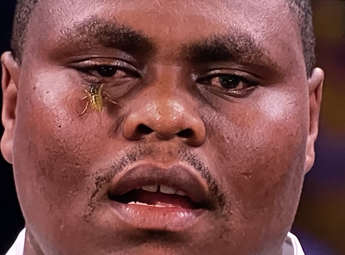 180Thelaw's tweet image. David Munyua on his Ally Pally debut *during the game*:
- threatened the 9-darter
- fought back from 0-2 down AND WON
- had the Ally Pally was on his face
- hit beautiful checkouts of 91 and 125... when he had left neither of those numbers
- actually checked out 135 
HERO.