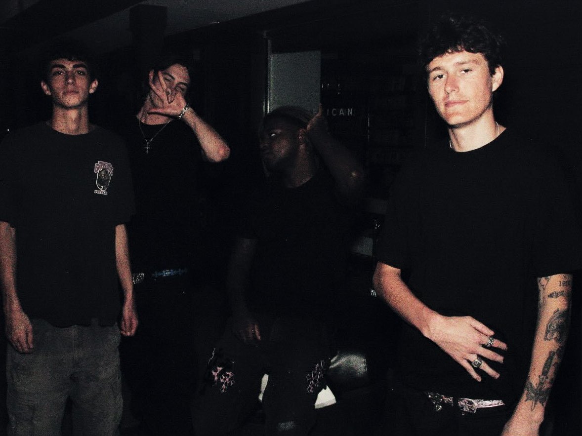 Lidestywurld's tweet image. Ken Carson with the Chrome Hearts family last night 📸