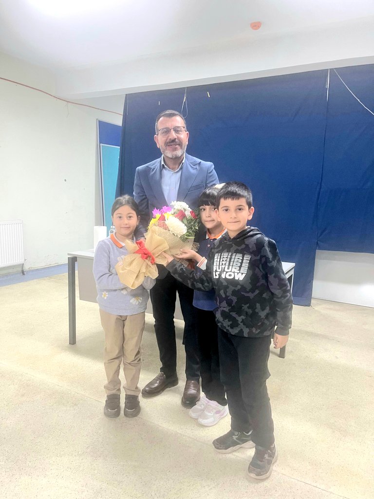 muratdogan7735's tweet photo. 📚 Okur-Yazar Buluşmalarımız devam ediyor...
Okuyacak çok kitabımız, gidecek uzun yolumuz var... https://t.co/z4yt4WLl4L