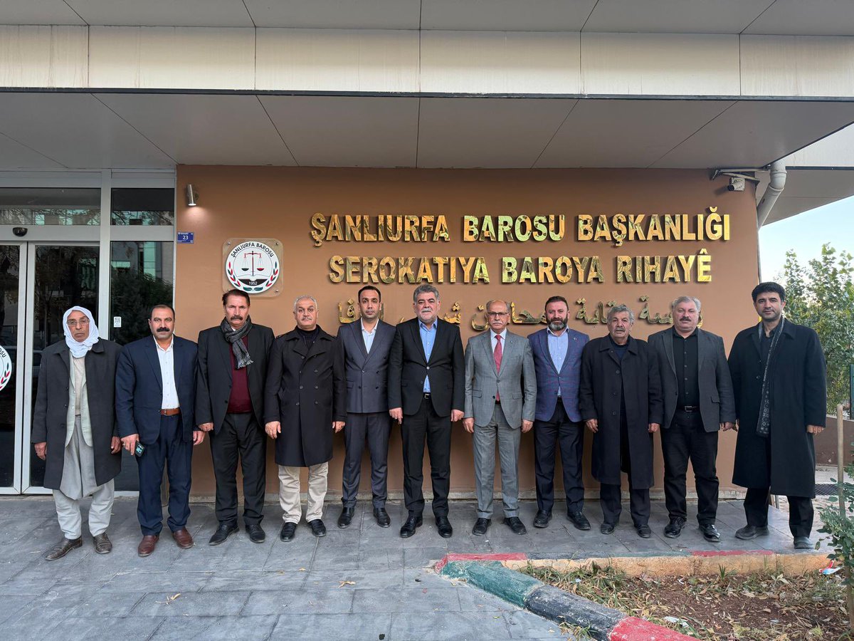 Şanlıurfa Baro Başkanı sayın Av. Abdullah Önceli makamında ziyaret ettik. Misafirperverliklerinden dolayı kendilerine teşekkür ederiz. <a href="/alibabacan/">Ali Babacan</a> <a href="/devapartisi/">DEVA Partisi</a> <a href="/keremaltun65/">Kerem Altun</a> <a href="/emin_ekmen/">Mehmet Emin Ekmen</a> <a href="/avidrissahin/">Av. İdris Şahin</a> <a href="/MuharremTiler/">Av. Muharrem TİLER</a>