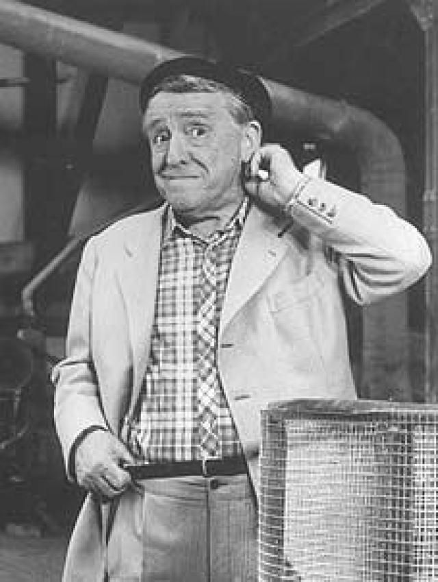 El 18 de diciembre de 1902 nació en Tarazona (Zaragoza) Paco Martínez Soria, actor que con 35 películas y 90 obras de teatro, se ganó el cariño del público de la España del desarrollismo gracias al personaje del paleto entrañable, cazurro e ingenuo.