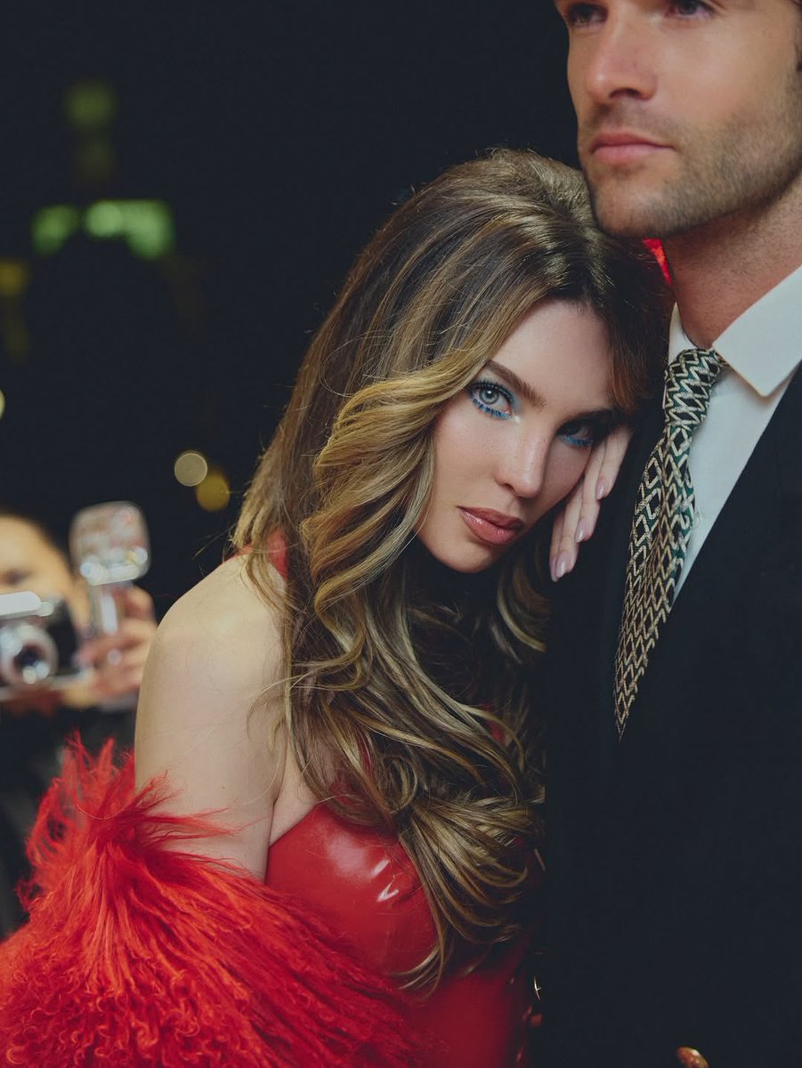 Eduardo9_C's tweet image. ‘Este video no es para promocionar la canción ni nada, simplemente es como un regalo a todos los que me decían: ‘¡Queremos video de Heterocromía!’. 🍼🐈

— Belinda para Panorama Web.