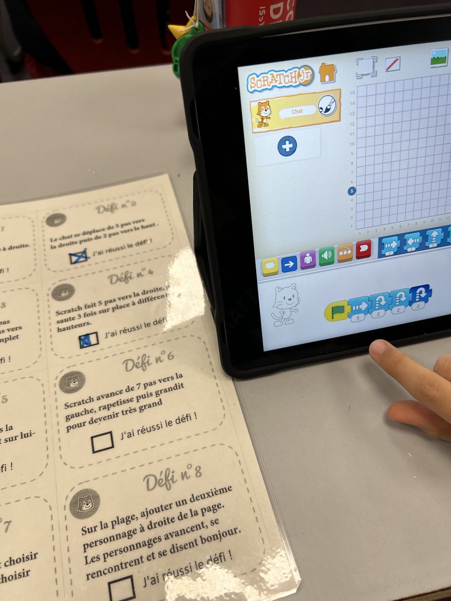Numerique92's tweet image. Les classes de CM d’Issy ont découvert Scratch.
✨ Après une présentation par l’#ERUN92 , ils ont codé en autonomie avec des défis.
📅 En janvier, de nouveaux défis seront réalisés avec l’enseignante.
Premier pas vers la #programmation , chacun a son rythme. 
#Scratch  #Codage