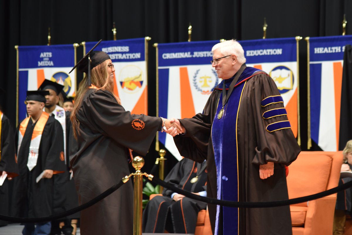 SHSUCJ's tweet image. Congratulations to Alyssa Barrientos, the first graduate of the SHSU COCJ program offered in Brownsville, TX! She earned a BA in Criminal Justice from SHSU, completed exclusively in Brownsville through the SHSU-TSC partnership. 

#SHSUCJ #CommunityPartnerships #Classof2025