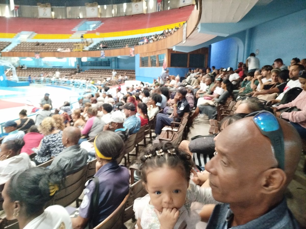 drduarte's tweet photo. ACTO MUNICIPAL DEL CERRO POR EL 67 ANIVERSARIO DEL TRIUNFO DE LA REVOLUCIÓN EN EL COLiSEO DE LA CIUDAD DEPORTIVA. #FACSA PRESENTE. @muro_yoandra
@UCMHabana @ExtensionUcmh @UjcUcmho
#CerroEnElCorazón 
#67AñosEnRevolución 
#CubaVencerá https://t.co/cEAzd13Ioe