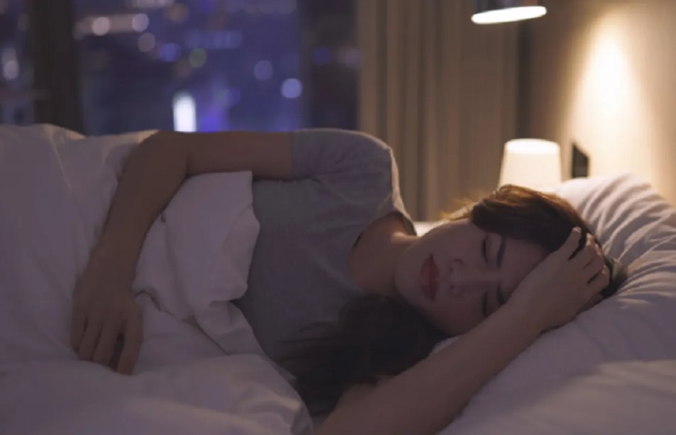 كيف تؤثر الإضاءة الاصطناعية على جودة النوم؟ 