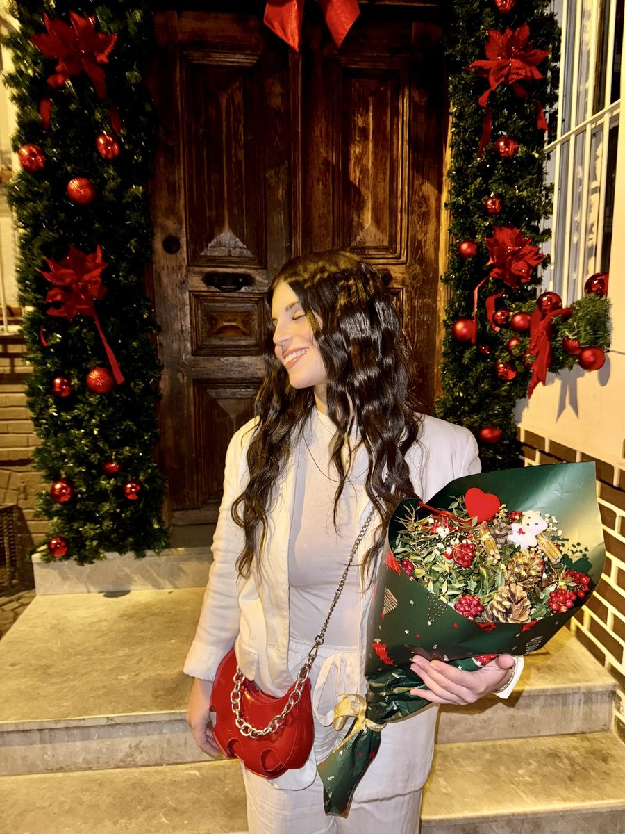 ilaydaurun5's tweet photo. it’s timeeee!!🎄🎁🎄✨ https://t.co/hbfARaARp6