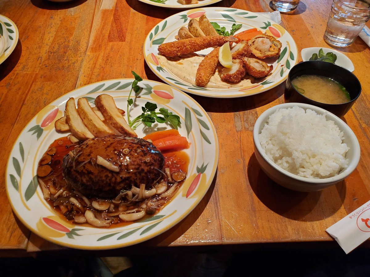 コメント者11/7 大13 今日は、実況前にハンバーグメインの レストランにて美味しく頂き 実況