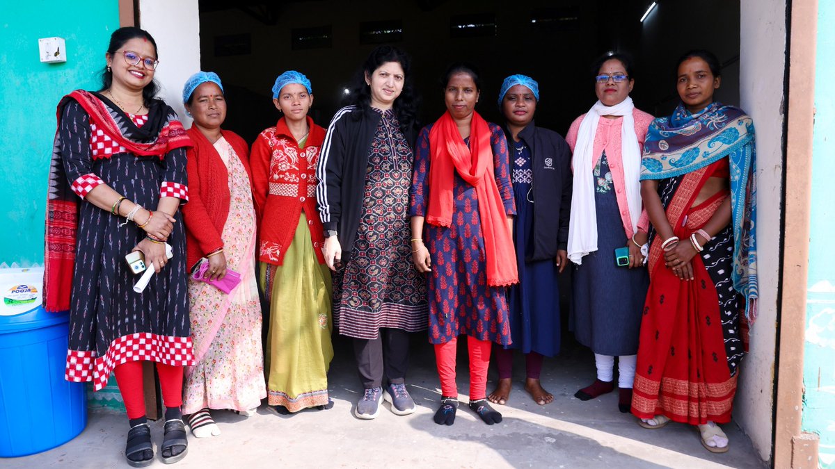 ଗୃହନିର୍ମାଣ ଓ ନଗର ଉନ୍ନୟନ ବିଭାଗର ପ୍ରମୁଖ ଶାସନ ସଚିବ ଶ୍ରୀମତୀ ଉଷା ପାଢ଼ୀ ଦୁଇ ଦିନିଆ ସୁନ୍ଦରଗଡ଼ ଜିଲ୍ଲା ଗସ୍ତ କରି ବିଭିନ୍ନ ପ୍ରକଳ୍ପର ସମୀକ୍ଷା କରିଛନ୍ତି। ଗସ୍ତ ସମୟରେ ସେ ଲାଠିକଟା ଓ କୁଆଁରମୁଣ୍ଡା ବ୍ଲକର ବିଭିନ୍ନ ଅଞ୍ଚଳ ପରିଦର୍ଶନ କରିବା ସହ ଟାଇଁସର ଉଚ୍ଚ ବିଦ୍ୟାଳୟ ଏବଂ ଗ୍ରାମ୍ୟ ଶିଳ୍ପ ପାର୍କ ବୁଲି ଦେଖିଥିଲେ। 
1/2