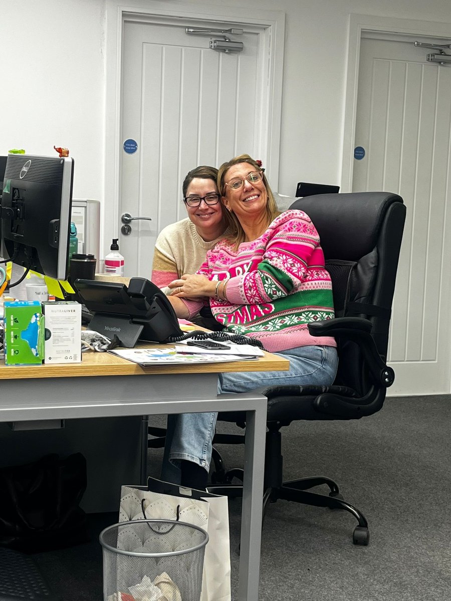 Festive jumpers, Secret Santa swaps &amp; a seriously good buffet🎅🏼

A lovely way to celebrate our Next Dental team and all their hard work✨

#nextdental #christmasjumperday #SecretSanta #DentalCare
