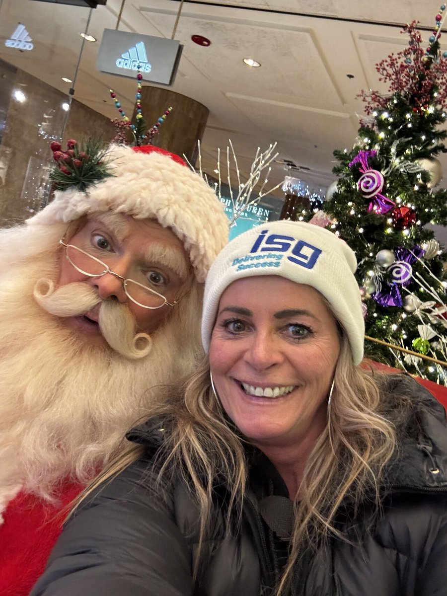 ISGTrans's tweet photo. From the North Pole to the North Side, every shipment counts this December! 🚚🛷 Christine &amp; Steve spent the last few days in Chicago where they explored the city, met with clients and even had a logistics consultation with Santa before his big day next week. #DeliveringSuccess https://t.co/aWVBG8OyQ3