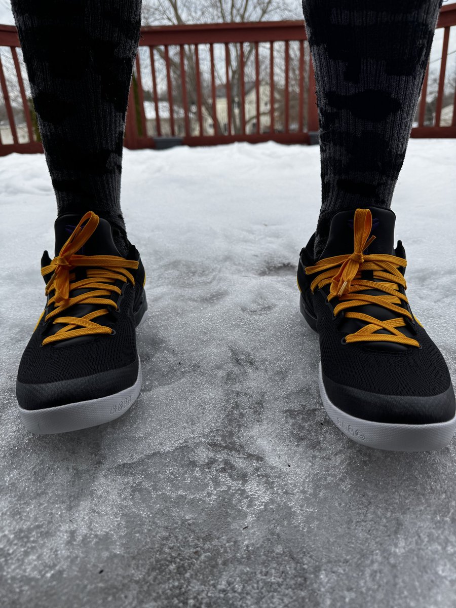 GreenGoblin734's tweet photo. Day 18 of #31DaysofMamba Nike Kobe VIII Protro TB ‘Lakers Away’ #Nike #Kobe #SNKRS #KOTD #Kotd #MambaForever #mambamentality #YearOfTheMamba #yoursneakersaredope #yourshosaredope #SNKRSKickcheck #HappyHolidays #Christmas2025 #HappyNewYear2026 https://t.co/KbgSARWXqi