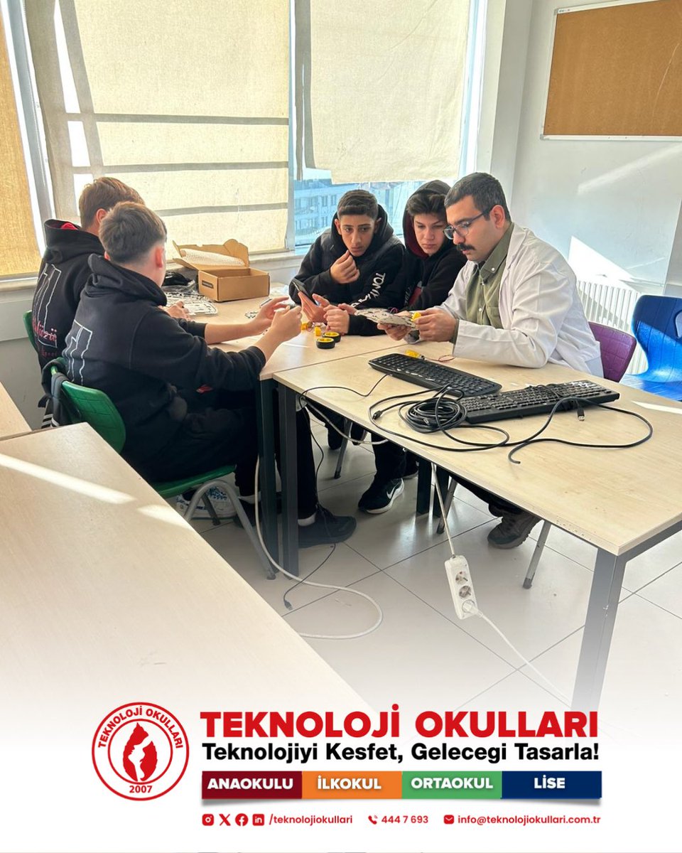 🤖🚗 Robot Kollu RW4 Projesi Başladı!
Arduino Uno tabanlı, Bluetooth kontrollü robot kollu araç ile robotik ve yazılım dünyasına adım atıyoruz. Takipte kalın! 🚀🔧