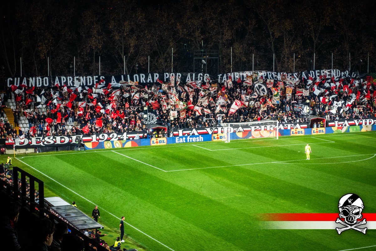 Cuando aprendes a llorar por algo también aprendes a defenderlo.