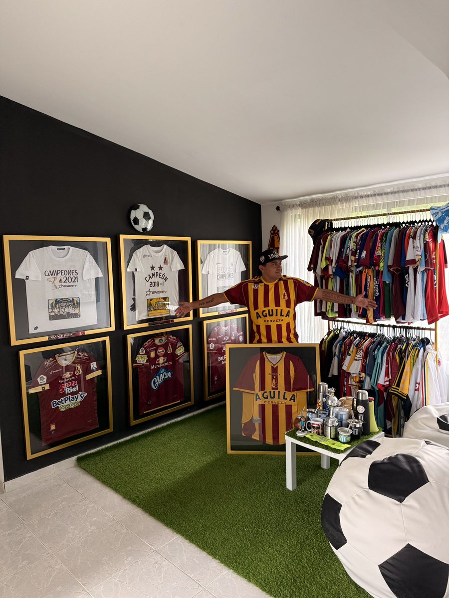 MECHAS__10's tweet photo. \D|T\ FELICES 71 AÑOS DE HISTORIA CLUB DE MIS AMORES 🤎🐽💛 NO ES DE AHORA ES DESDE SIEMPRE…🟤🐽🟡 HASTA LA MUERTE DEL VINOTINTO HASTA LOS HUESOS 🐷 @cdtolima https://t.co/xIE1Rs4XkA