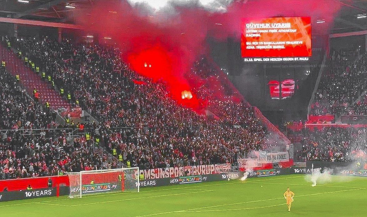 YÜCE SAMSUNSPOR TARAFTARI ALMANYA'DA! 🔴⚪⚫

#Samsunspor