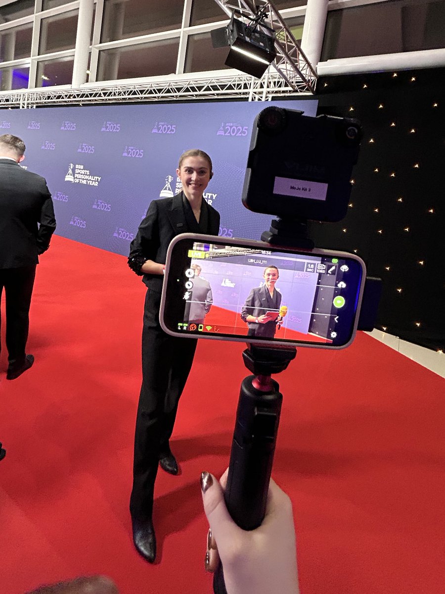 Emma_Mid's tweet image. Live stream from the Sports Personality of the Year red carpet for @BBCSport 🎤 congratulations to all the nominees 🌟