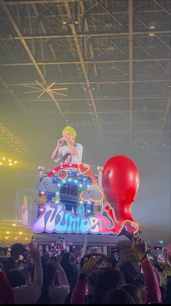ShowreenC's tweet photo. 一年ぶりのNumber_i 、楽しかった〜
追加当選でA1ブロック。端っこだけど一段高くなっててめちゃ見やすかった！生オケも良かった〜

 #Niらいぶ_愛知day1
 #Number_i https://t.co/ac9r72VC85