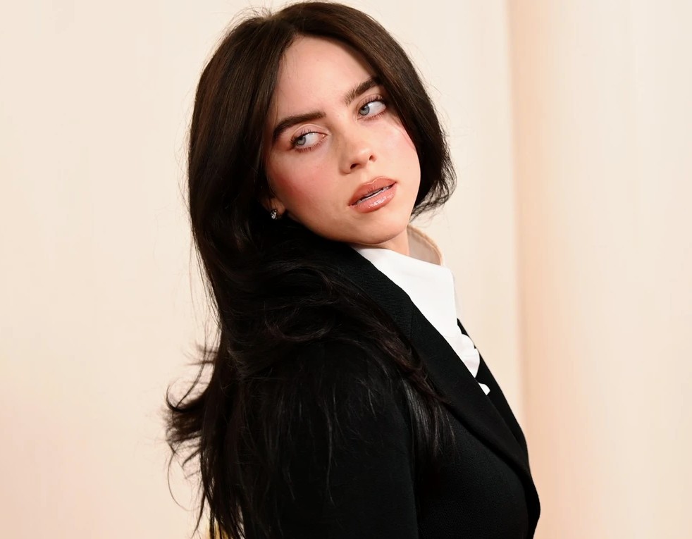 RobSSC's tweet image. Happy bday to the greatest @billieeilish