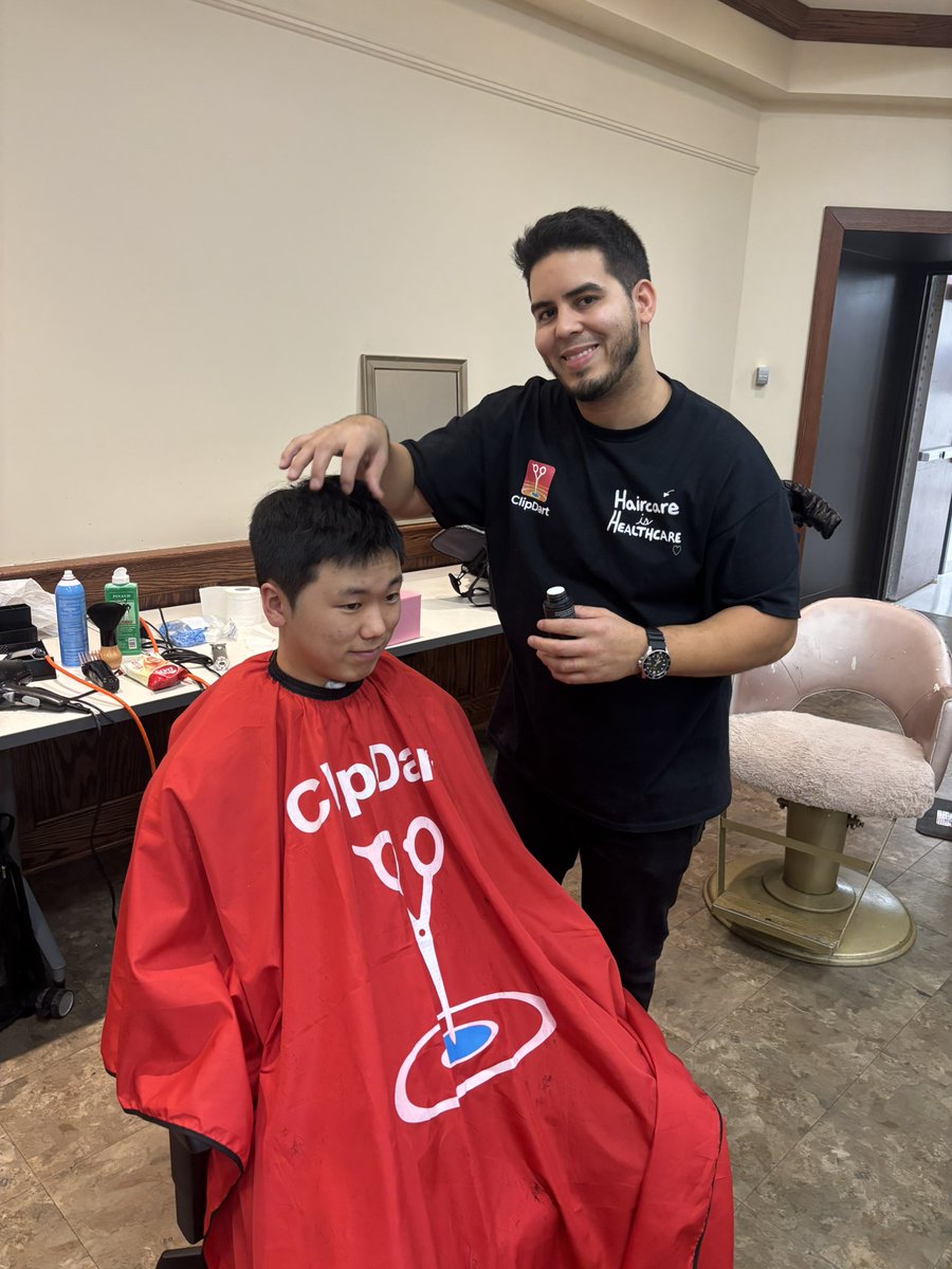 ClipDart's tweet photo. @ClipDart Pennsylvania team back at @BucknellU giving FREE cuts once again‼️✂️

We’re grateful for the opportunity to support @BucknellU students—giving hundreds of FREE cuts that build confidence, care, &amp; connection. Reminding us that haircare is an essential part of wellness 🙌 https://t.co/Tu10upLNcI