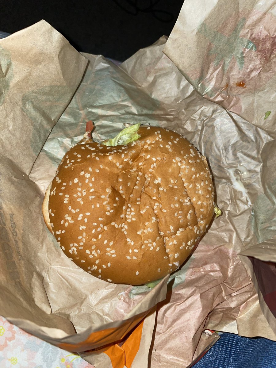 Thugsofstfu's tweet image. TIME TO FUCK THIS BURGER KING UP TEHEHEHE
