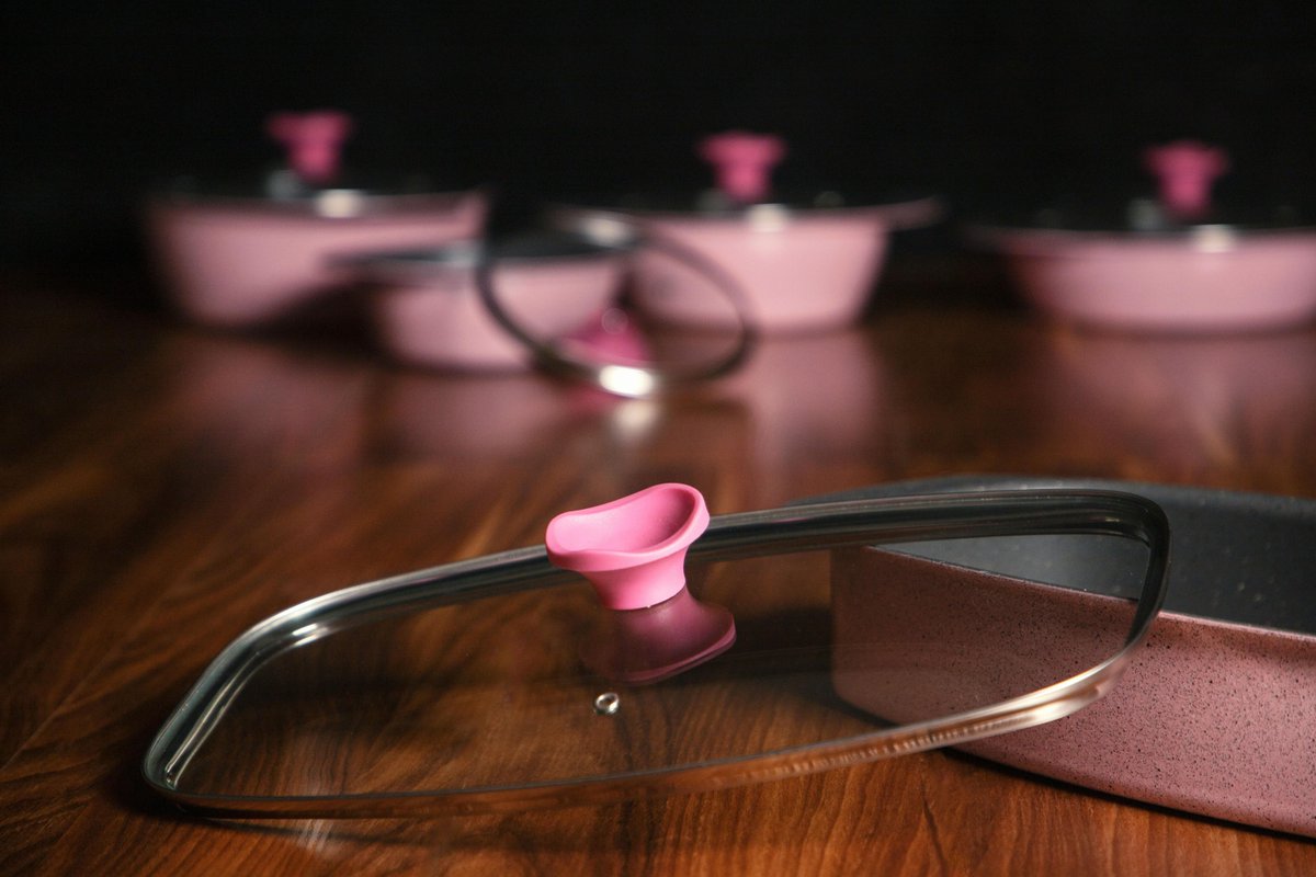 kitchenmaster92's tweet photo. A well-chosen cooking set makes every dish a masterpiece.
#CookingEssentials #KitchenMustHaves #CulinaryTools #ChefFavorites #GourmetGear #CookwareCollection #FoodieFavorites #KitchenEssentials #CookingGear #ChefTools https://t.co/dU8pvAk3Bn