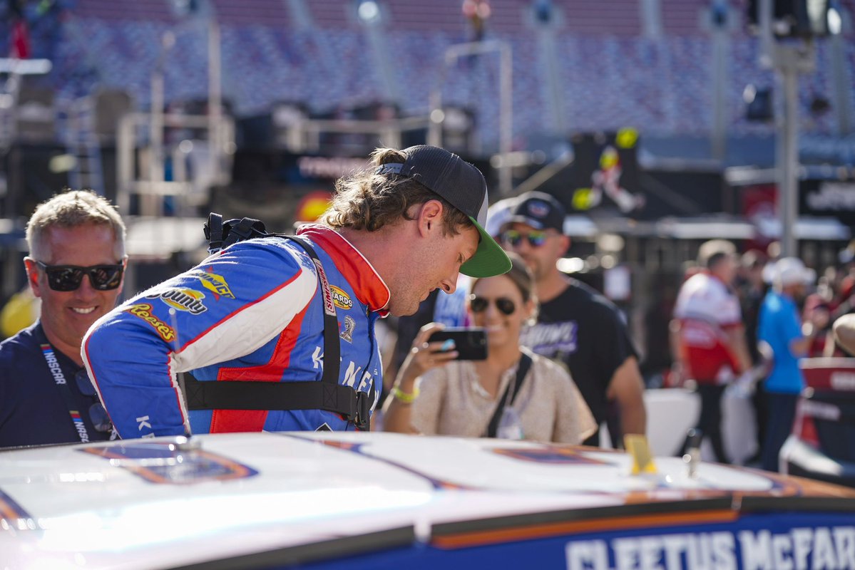 RetteJones30's tweet image. Our deepest condolences to the family &amp;amp; friends of Greg Biffle.
 
Greg’s selflessness &amp;amp; kindness made a lasting impact on the motorsports world.
 
The loss of Greg &amp;amp; his family is heartbreaking — our thoughts &amp;amp; prayers are with all who loved them during this difficult time💔🕊️
￼