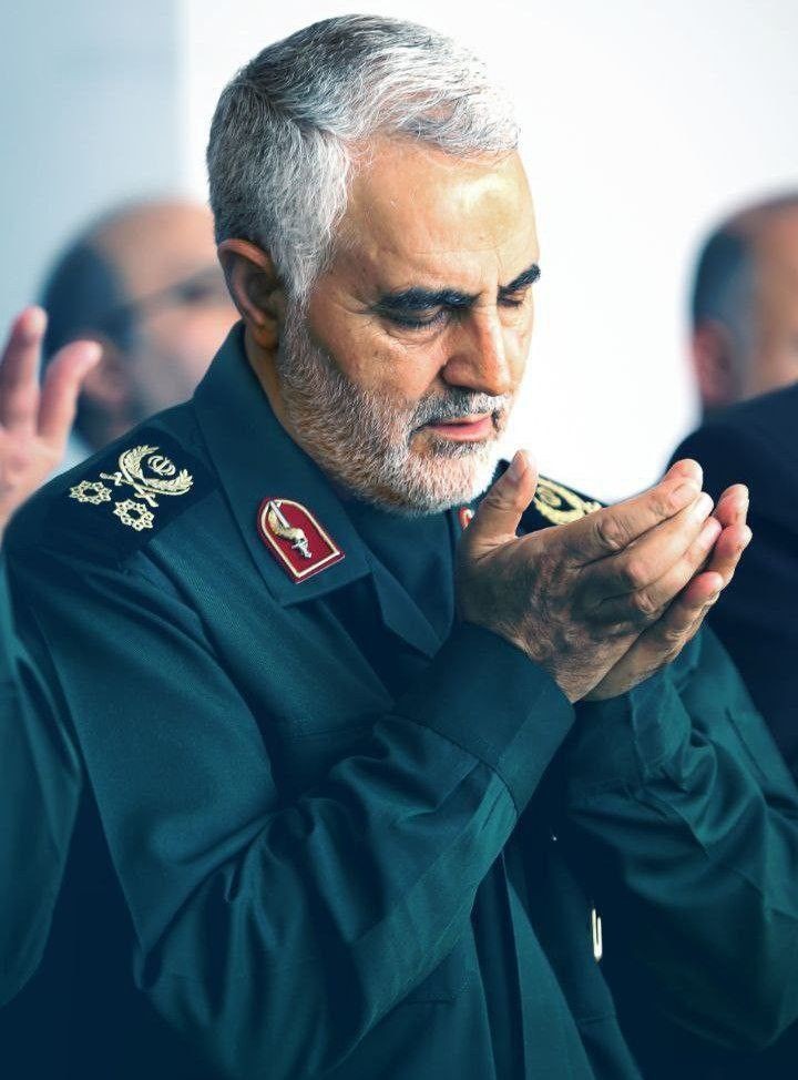 دل از یاد تو یک دم نیست خالی