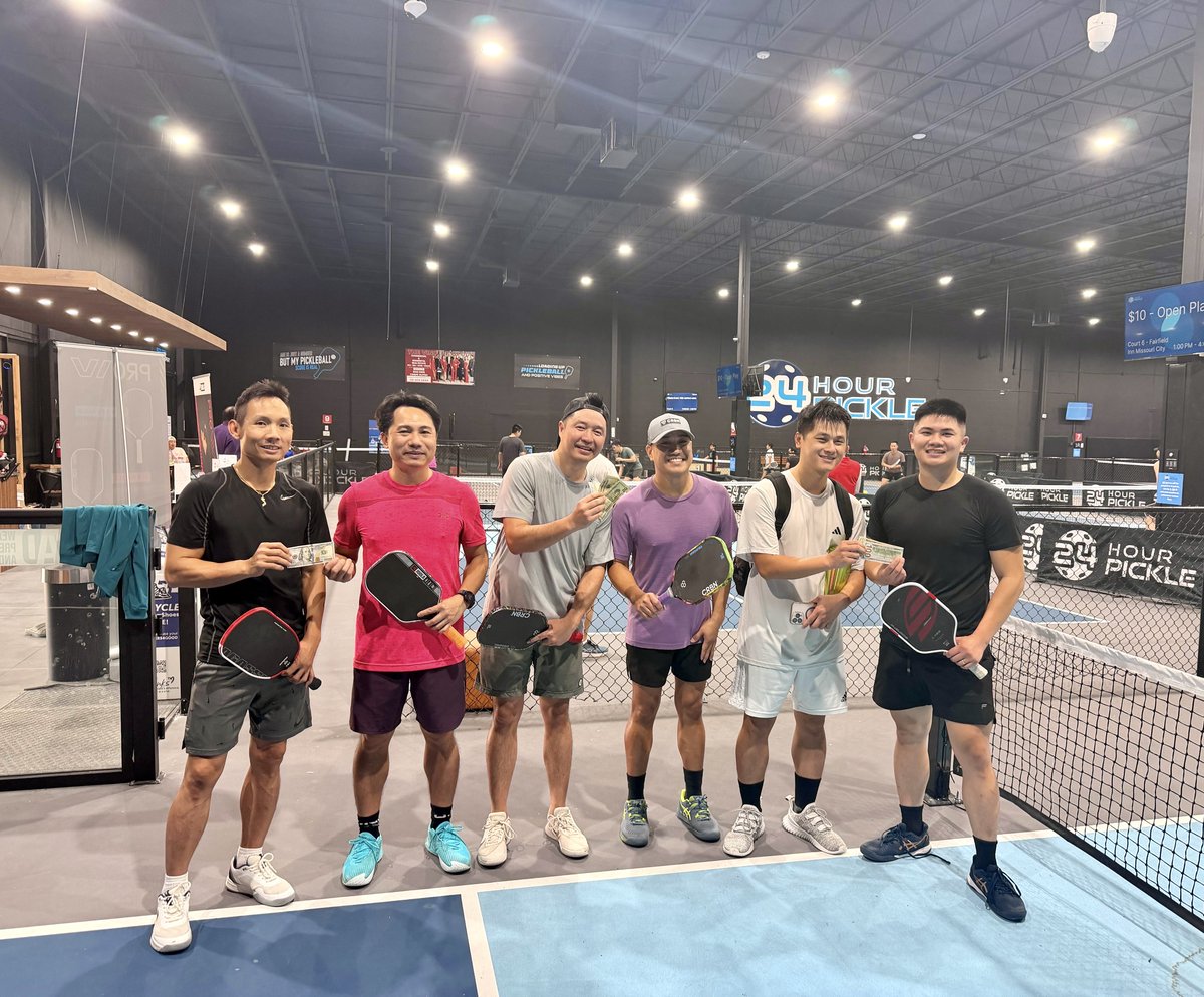 24HourPickle's tweet photo. The fellas brought the heat 😤🔥
Congrats to our men’s tournament winners, well played!
.
.
.
.
.
#MensPickleball
#PickleballWinners
#PickleballTournament
#CompetitivePickleball
#PickleballLife
#PickleballCommunity
#24HourPickle https://t.co/ZfIizWU5nZ