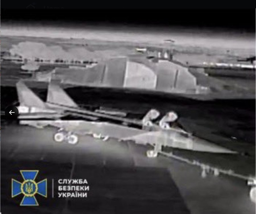 G8e4jb9WAAESjat?format=jpg&name=900x900