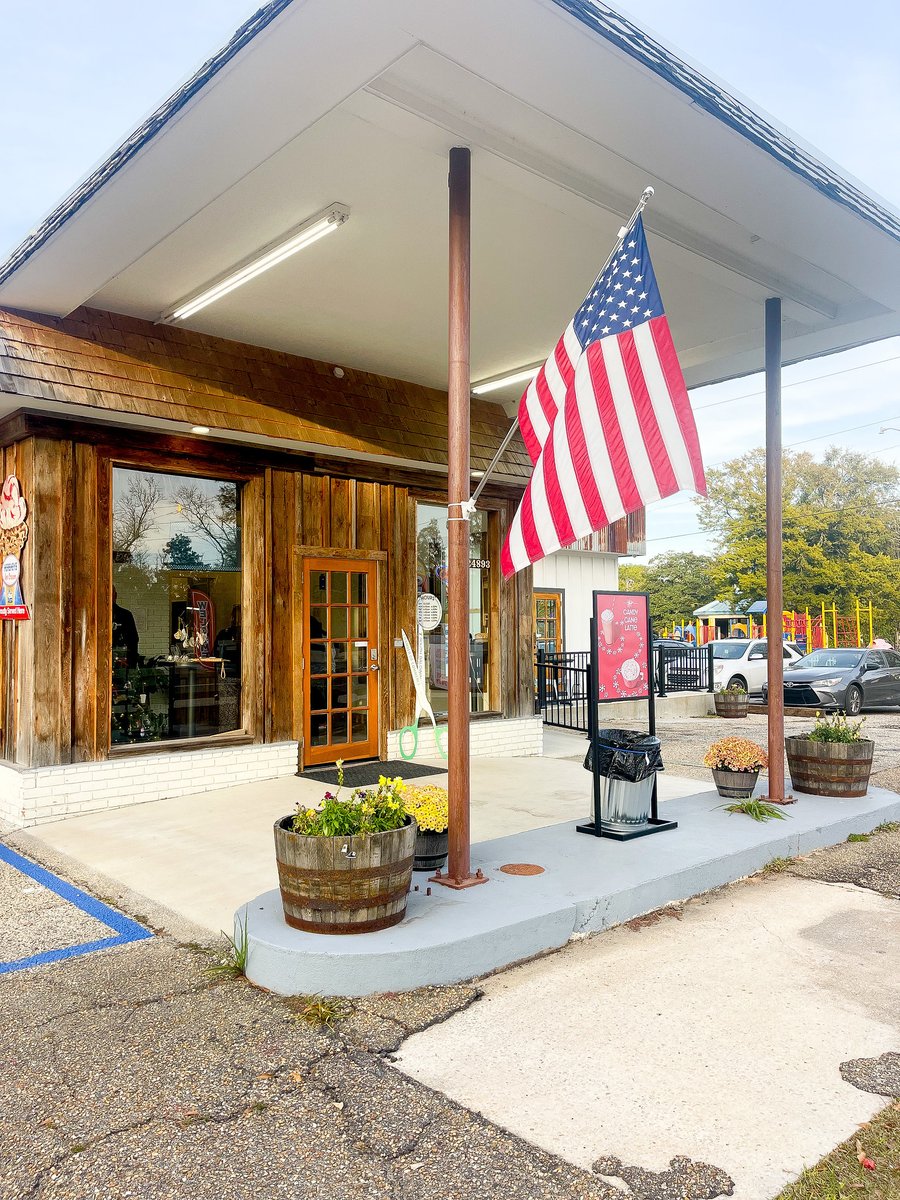SBaldwinChamber's tweet image. #NewsRelease 🎉✂️ Sip, Scoop, Repeat: State Street Coffee &amp;amp; Ice Cream Opens in Downtown Elberta 

☕️+🍨: More on the story + photos: business.southbaldwinchamber.com/news/details/r…

#SouthBaldwinChamber #RibbonCutting #ElbertaAL #StateStreet #Coffee #IceCream