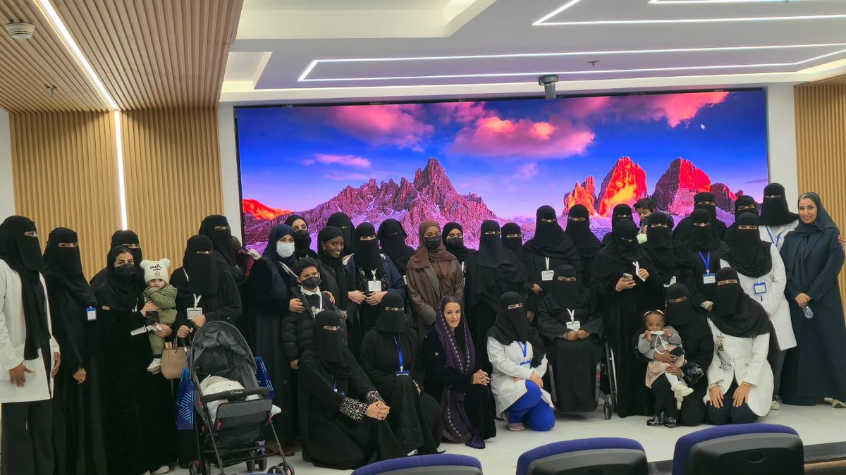 AljbrSan's tweet image. ملتقانا الثاني لذوي #مفاغر #فغر #كيس  المعوية نساء ، تشّرفت جداً بوجودي بينهم ، أنهم بالفعل ابطال و مازال لديهم الكثير.