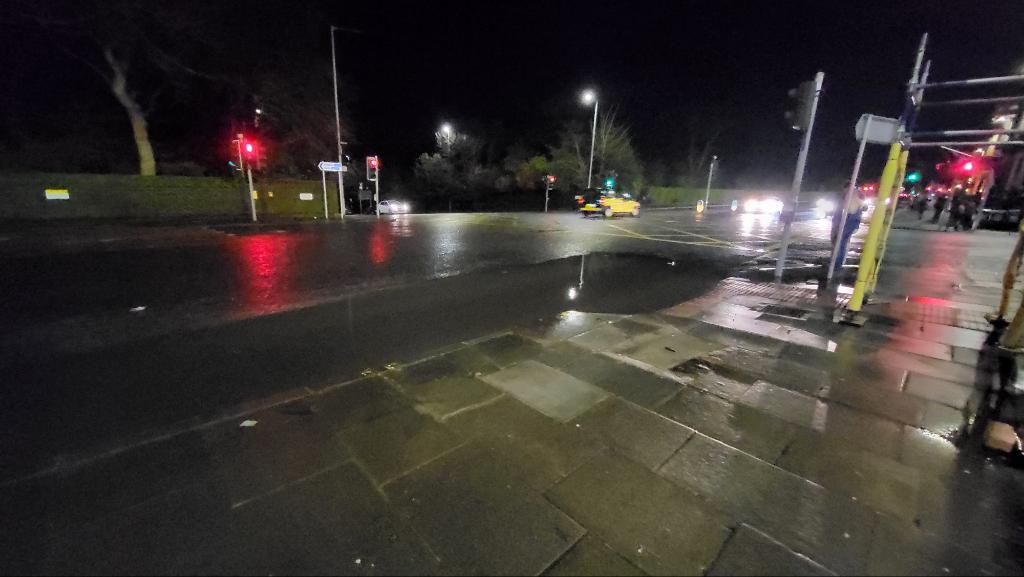 EyeSpyEdinburgh's tweet photo. @edinhelp Flooding issue at pedestrian crossing at Hanover/queen street junction. Makes it impossible to cross safely here. https://t.co/p3CekaGPht