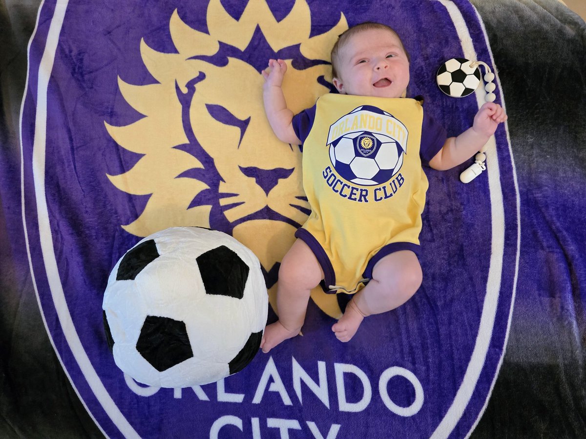 KLegge09's tweet photo. She can't wait for Soccer season to start.  Vamos Orlando!💜⚽️🦁 @OrlandoCitySC https://t.co/AJr2AJI8Kp