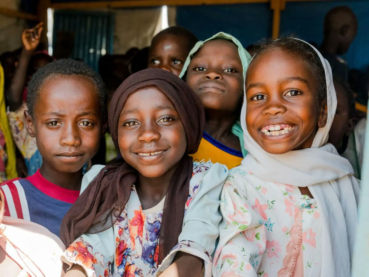 WorldVision's tweet image. Don't say there’s no room at the inn.

We need bold action—funding resilience, supporting host nations, enabling safe returns,  expanding third-country solutions—to turn promises into progress for refugee children. 

Read more: ow.ly/PbYj50XLvfz

#InternationalMigrantsDay