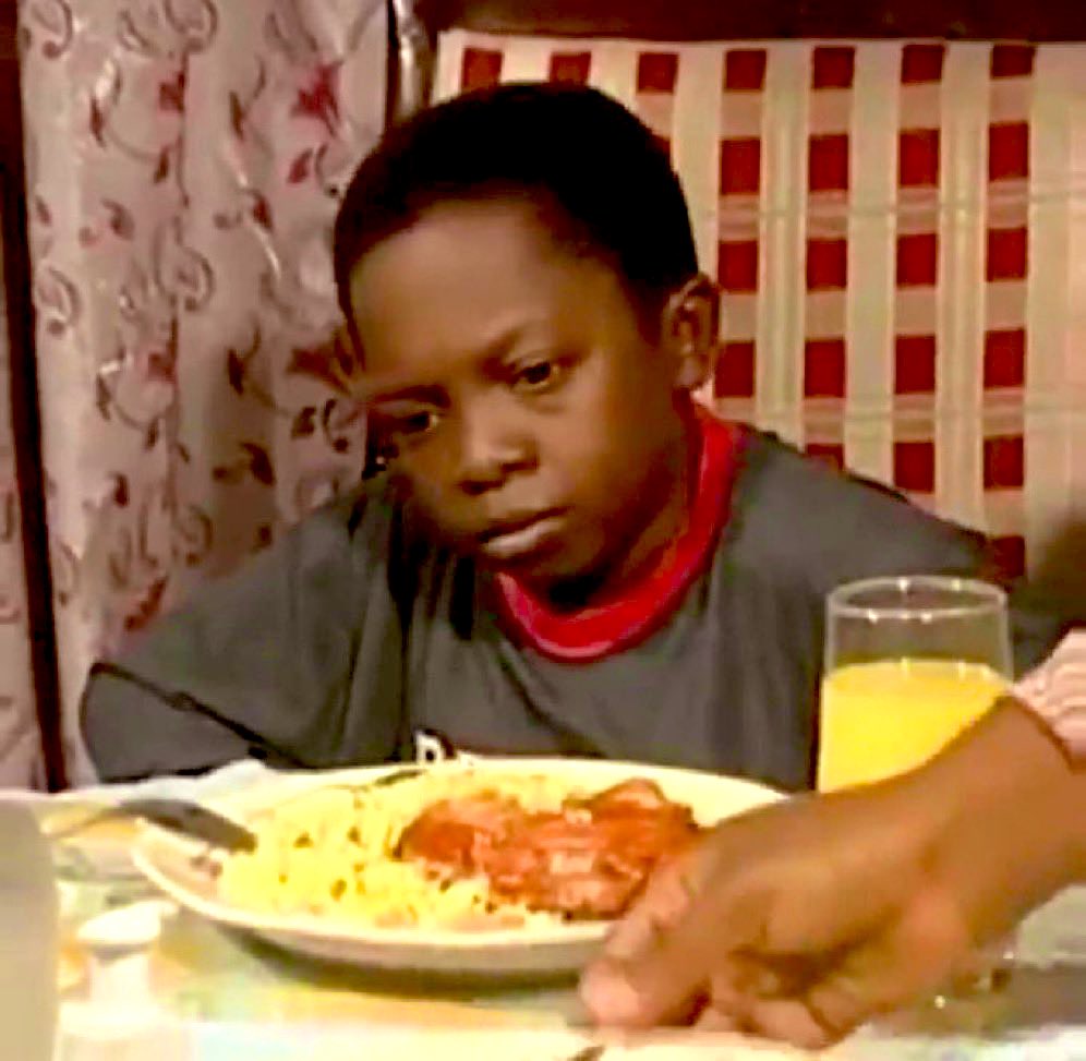 mansulty's tweet image. When you are on a date and the guy from P2P is not replying 😅😅