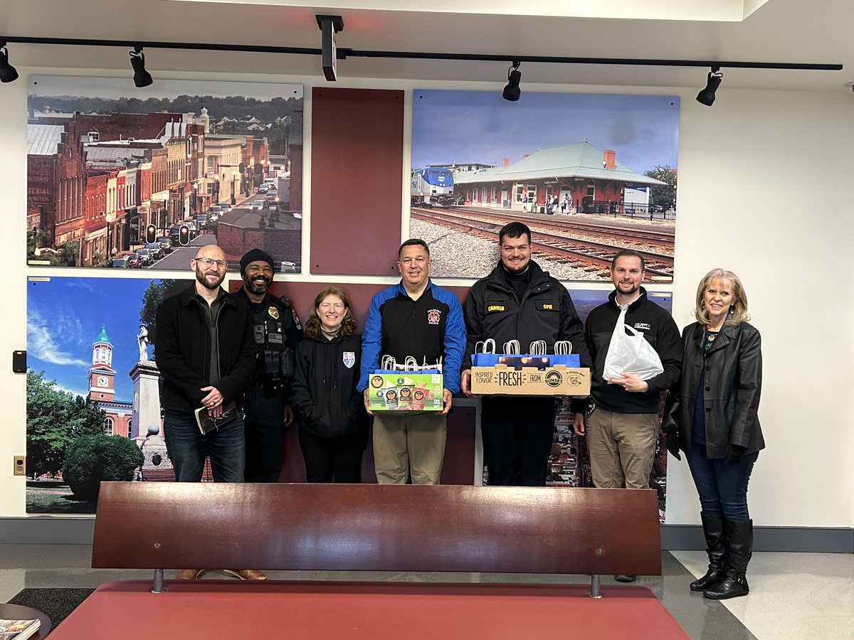 #ThankfulThursday

We are incredibly grateful for the organizations and community partners who have taken the time to drop off food and snacks for our officers. Thank you Kid Central,  Deli-icious, @pintothaiculpeper, and Stevensburg Baptist Church! Your generosity and