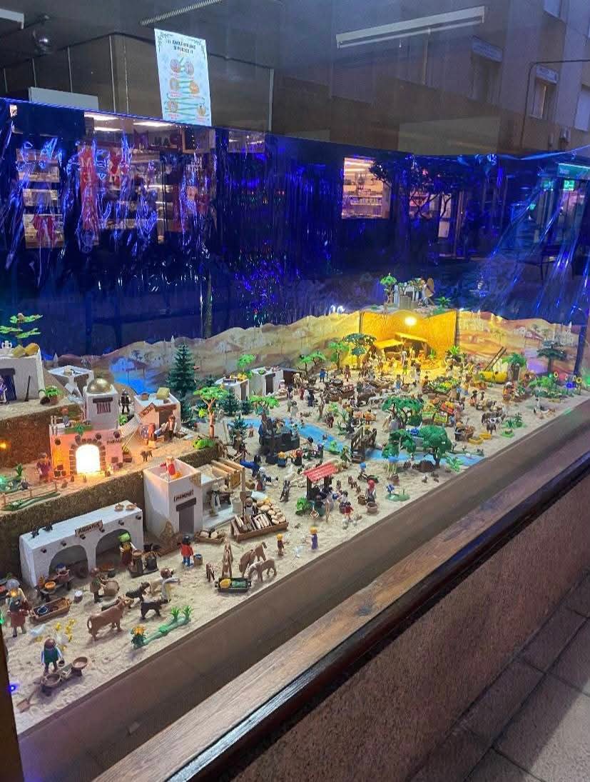 “Exposición de Belén de Playmobil en Villarcayo #Burgos, realizada por los niños Tristán y Martín.”
Por @tristan50858
#Burgosenelmundo te muestra 
#Burgospordescubrir un #BurgosDestinodeEnsueño en #BurgosTeEspera BurgosParaiso