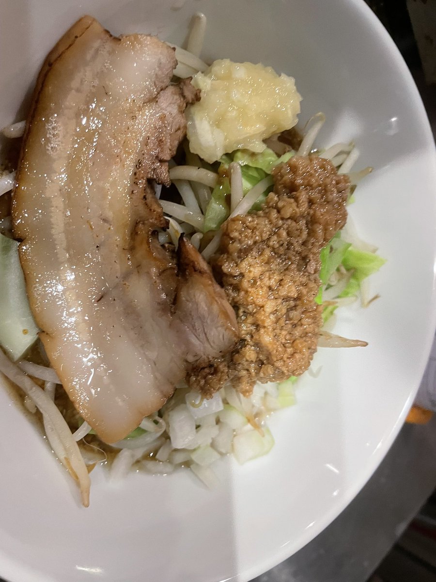 ニボ二郎好評です
センター北駅　徒歩4分ほど
エビス食堂です