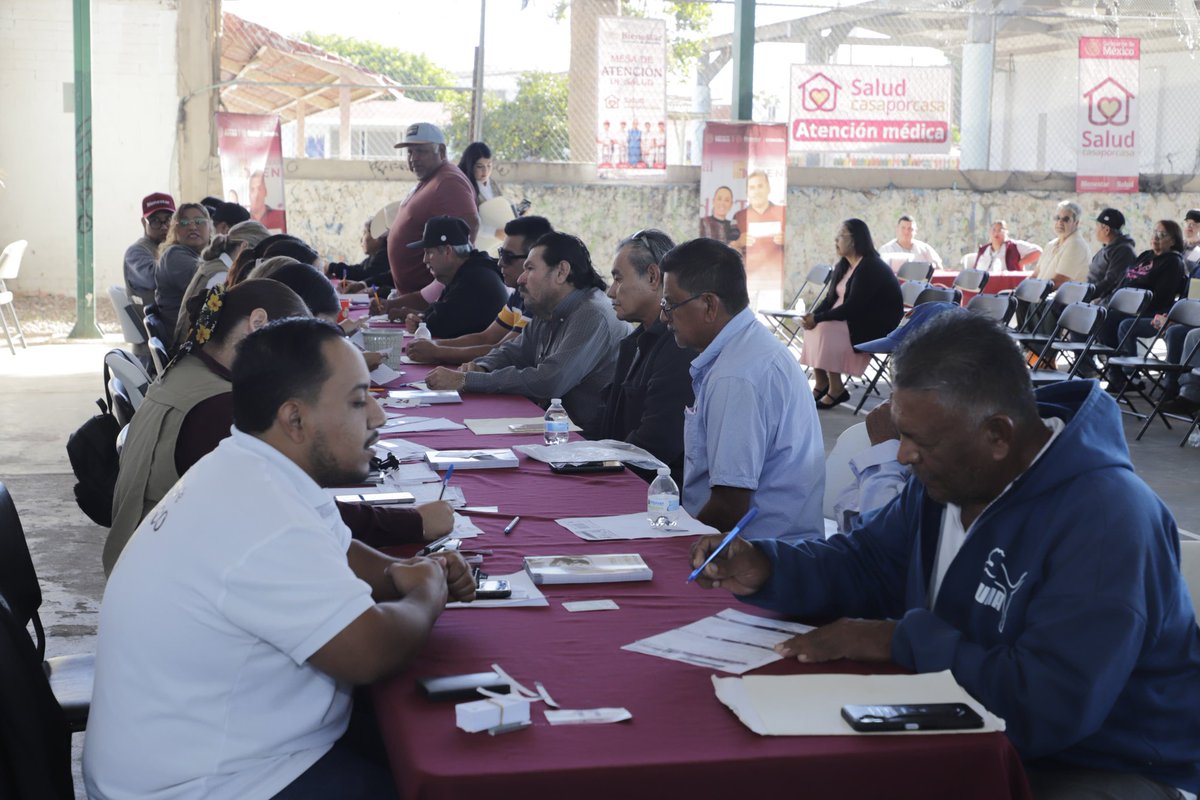 Buenos días 😄

Esta mañana en #Guaymas continuamos con la entrega de tarjetas a derechohabientes de la #PensiónAdultoMayor 👵🫶👴 

Este programa es una realidad gracias al compromiso y liderazgo de nuestra 🇲🇽 PresidentA <a href="/Claudiashein/">Claudia Sheinbaum Pardo</a>, quien ha puesto al centro el bienestar de