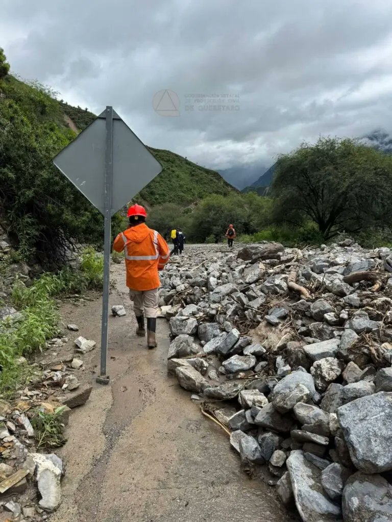 weekmx's tweet image. 🌧️💼 ¡Apoyos para la Sierra Gorda! Negocios afectados por las lluvias recibirán ayuda económica para reactivarse. 
Descubre cómo 👇weekmx.com/entregaran-apo…