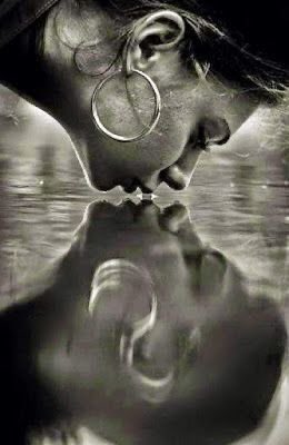 Estrellándonos
Dic19/28Kislev
Venus♐️ dialoga con QuirónRx♈️
Mood “proyección” en vínculos y relaciones, exceso de sensibilidad así que observar tu relación contigo mismo con curiosidad, checa  tus heridas y ve si necesitan atención. 
Evita compárate y buscar validación externa.